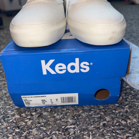 Keds canvas sneakers size 9 - Picture 2 of 5